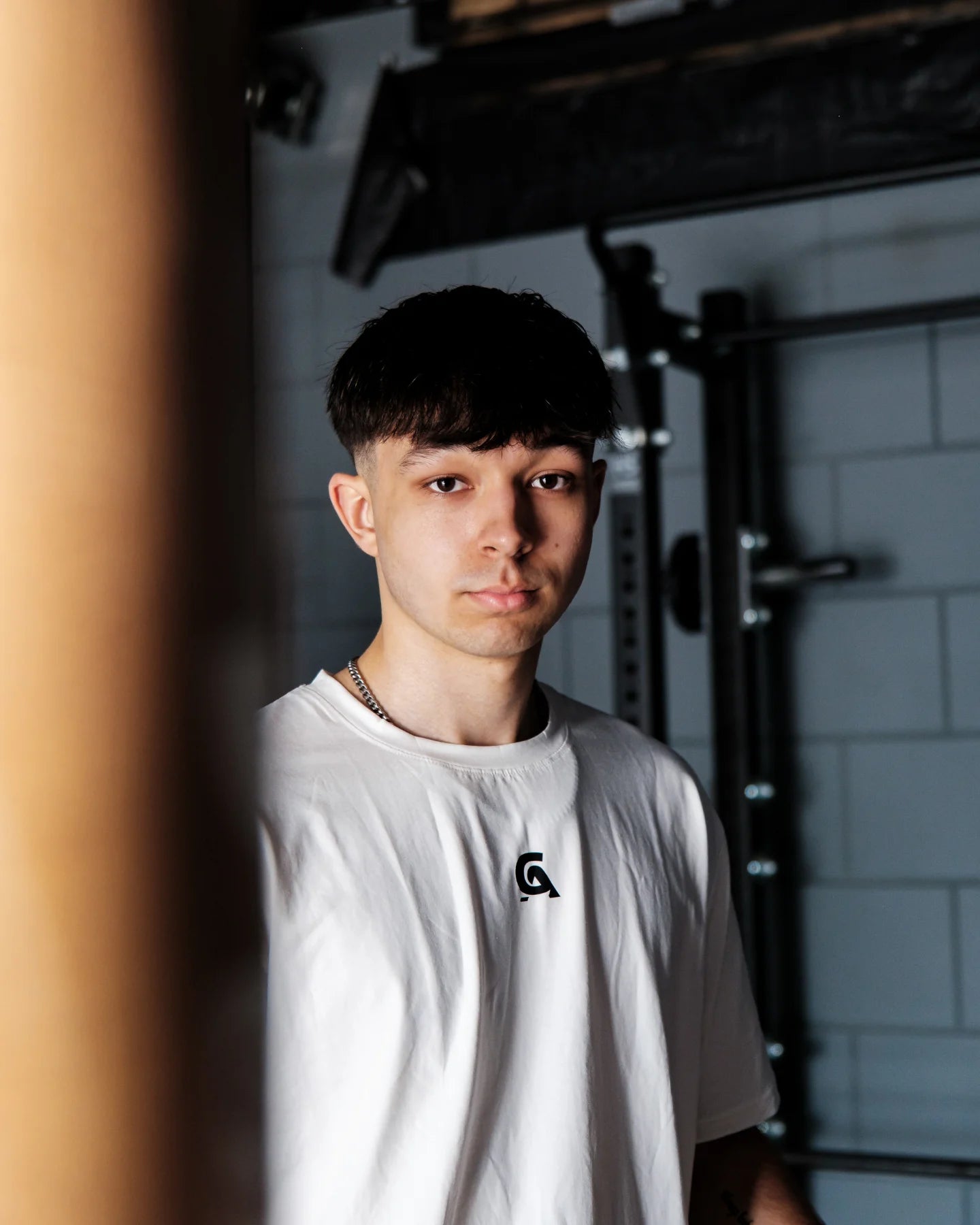 Oversized klassiek T-shirt voor heren van Chase Athletics – minimalistisch design en comfortabele pasvorm, ideaal voor sport en casual wear.