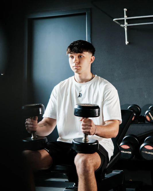 Oversized klassiek T-shirt voor heren van Chase Athletics – minimalistisch design en comfortabele pasvorm, ideaal voor sport en casual wear.